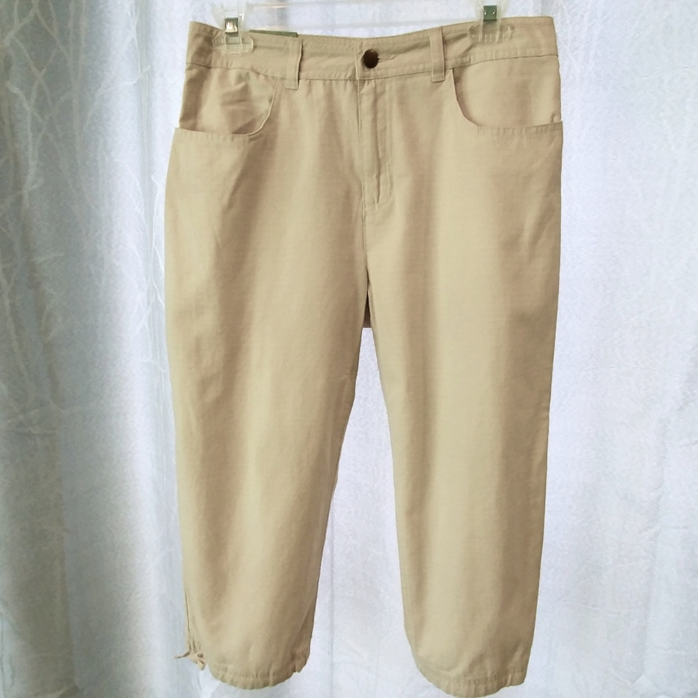 Sonoma Life Style Women's Petite 6 or 10 Capri Pants. Summer wear Beach or Deck.